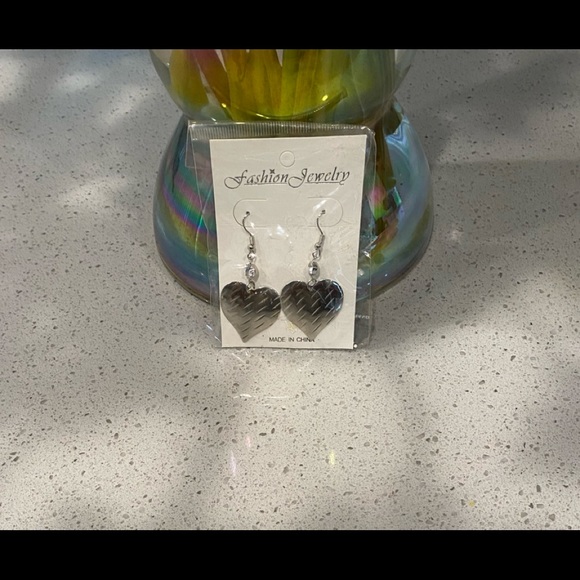 Silver heart pierced Earrings - Picture 1 of 2